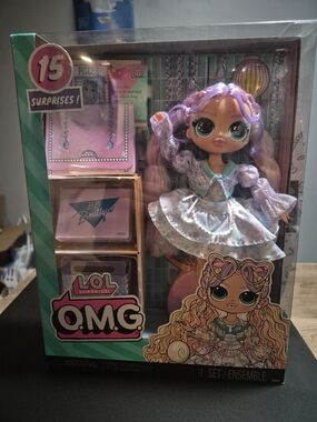 L.O.L. Surprise! O.M.G. Doll – Pastel Purple Fashion Doll